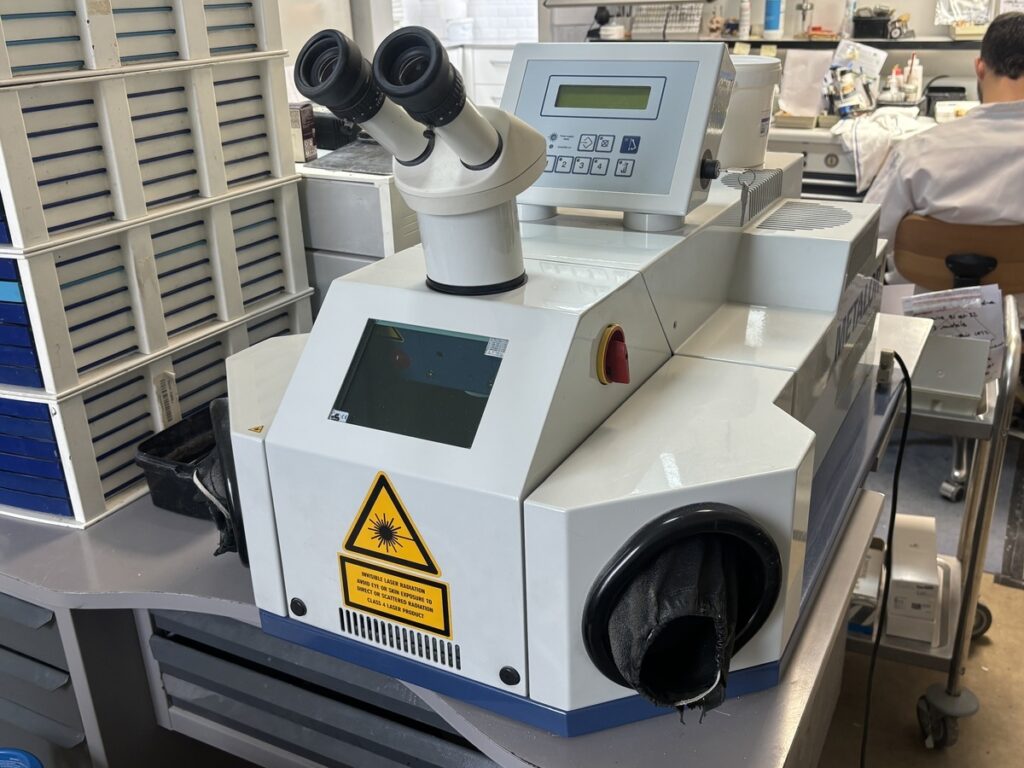 soudeuse laser et usineuse